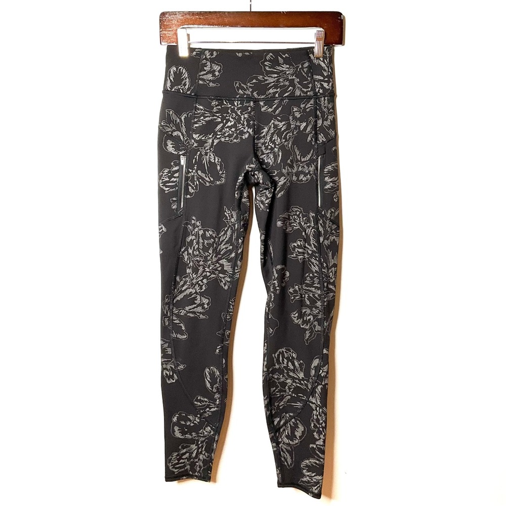 Athleta Aluna Bloom Black Rainier Reflective Leggings Women SZ XS Athletic Wear